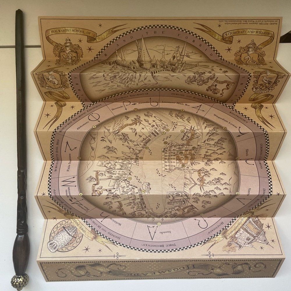 Harry Potter Ollivander wand Ivy 11 style with park interactive features + map!